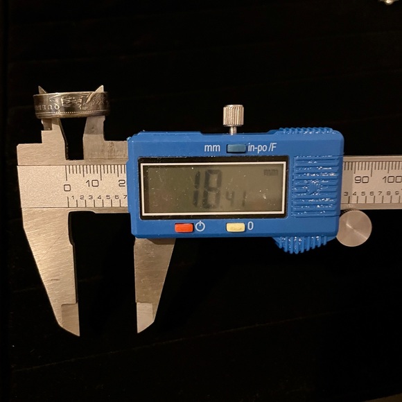 Quebec Silver coin crafted into a ring. - Picture 4 of 5